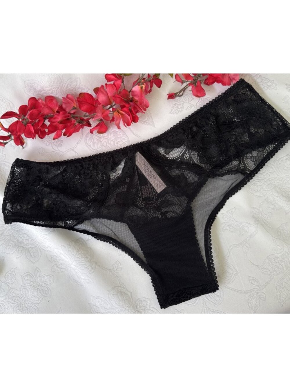 VICTORIA'S SECRET M VERY SEXY BLACK LACE CHEEKY BOW WIDE SIDE PANTIES SUMMER NWT